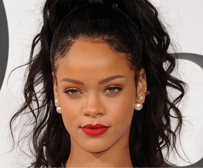 1437317706_rihanna