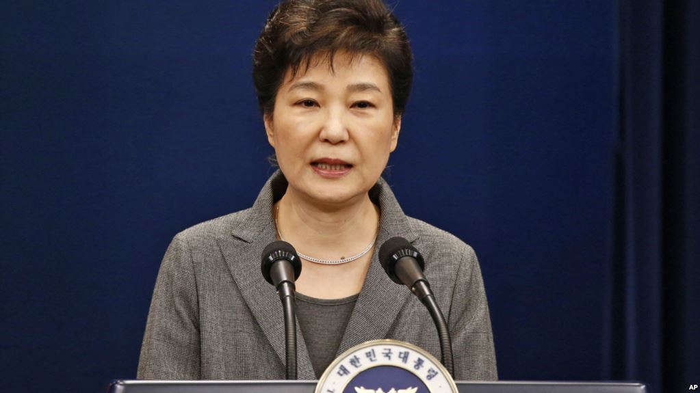 South Korean President Park Geun-Hye speaks during an address to the nation, at the presidential Blue House in Seoul, South Korea, 29 November 2016.