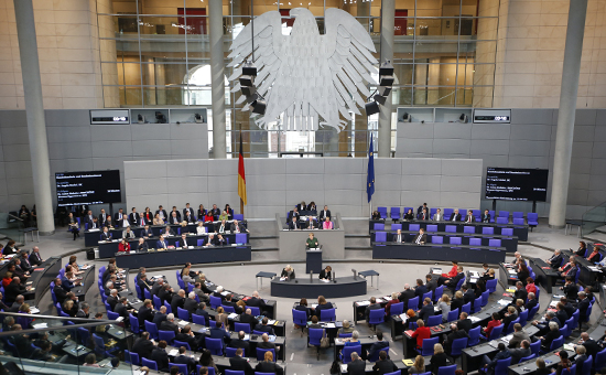 German Chancellor Angela Merkel speaks during a meeting at the lower house of parliament Bundestag on 2017 budget in Berlin, Germany, November 23, 2016. REUTERS/Fabrizio Bensch - RTSSWPP