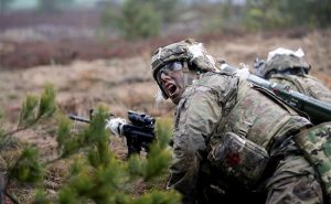 U.S. soldiers take part in a live shooting exercise during U.S. operation "Atlantic Resolve" in Adazi, Latvia November 11, 2016. REUTERS/Ints Kalnins - RTX2U68F