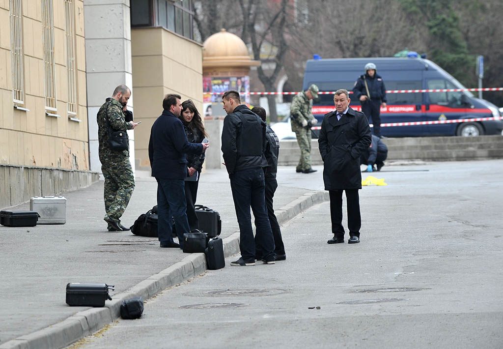 3066691 06.04.2017 На месте взрыва у школы в Ростове-на-Дону. Сергей Пивоваров/РИА Новости