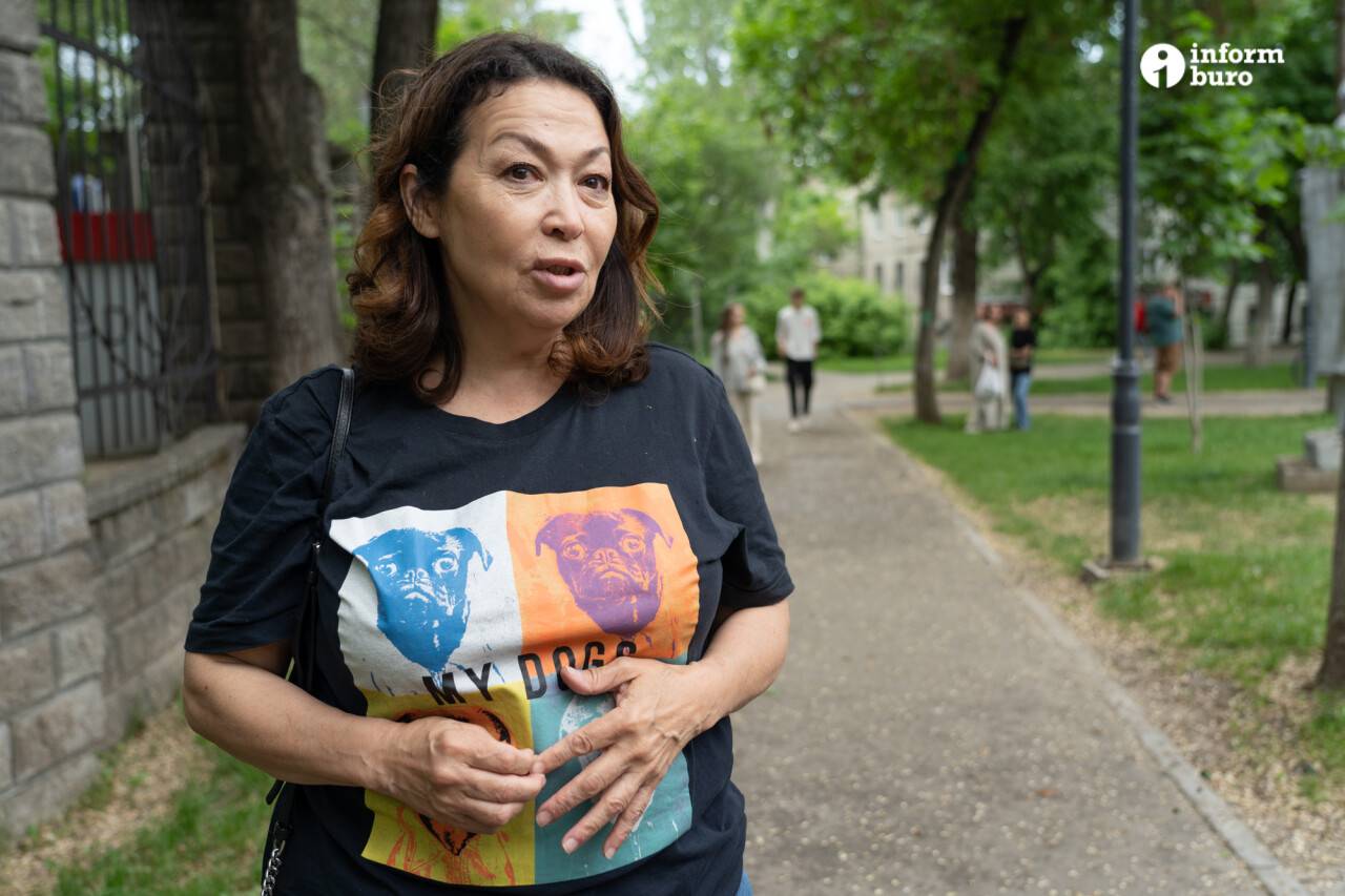 Порно: Жас жігіт жетілген әйелге куннилингус жасайды