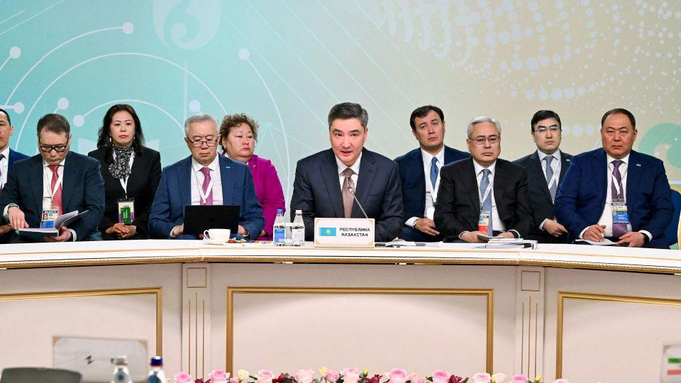 Какое-то собрание