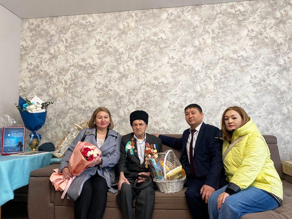 СОТРУДНИКИ «ALMATY RESORT» ПРОВЕДАЛИ ВЕТЕРАНОВ ВОЙНЫ